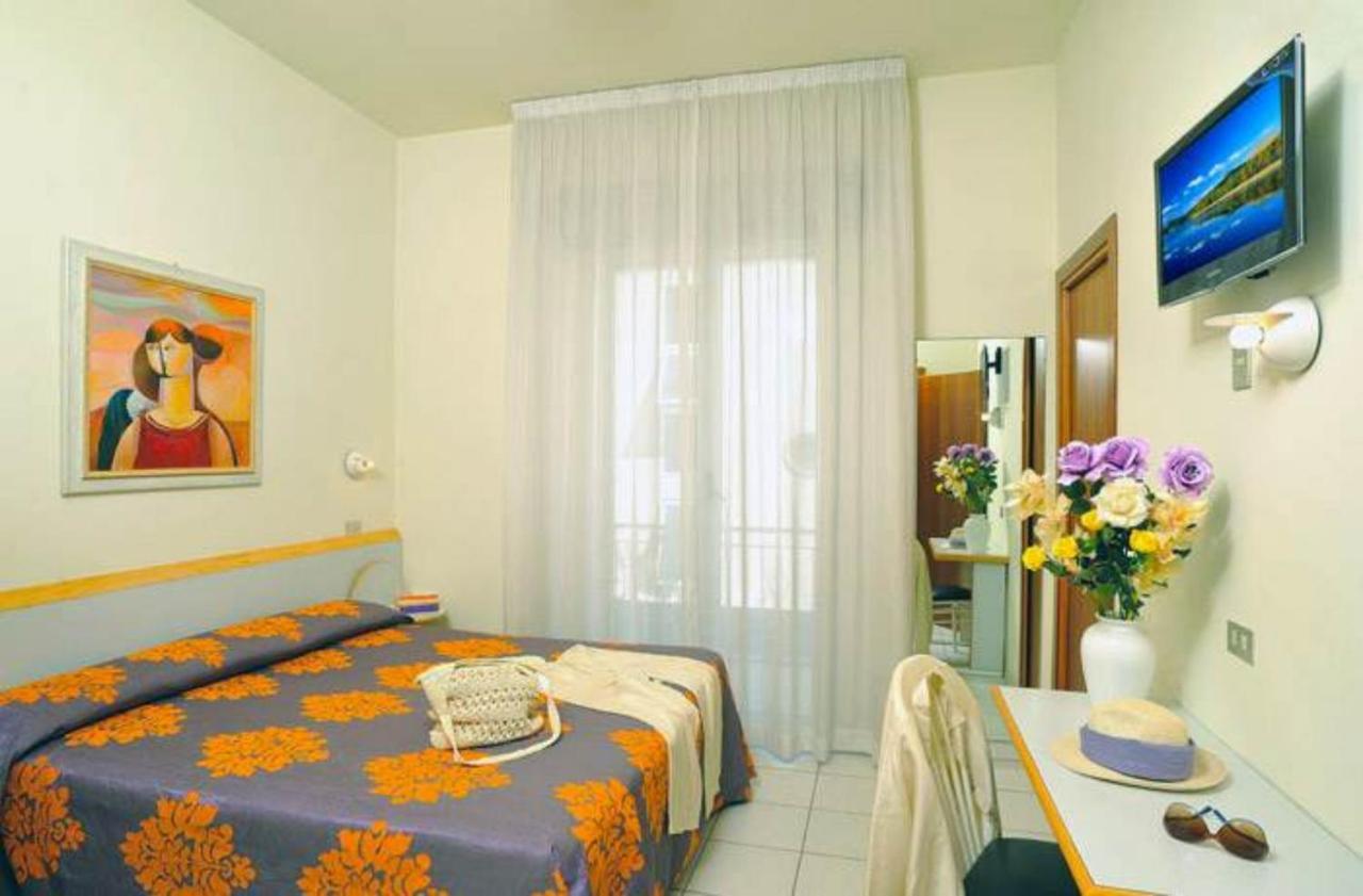 Hotel Astra Riccione Kültér fotó