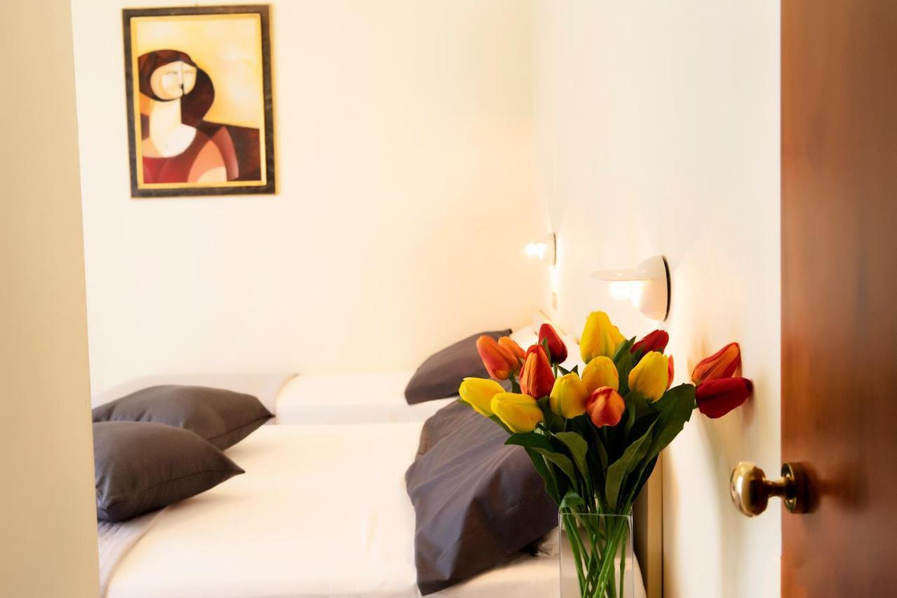 Hotel Astra Riccione Kültér fotó